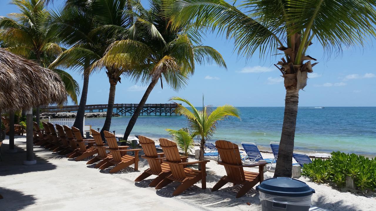 Buccaneer Quarters And Suites Marathon Bagian luar foto